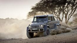 Mercedes G63 AMG 6x6 (2013) - widok z przodu