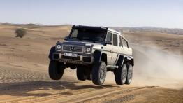 Mercedes G63 AMG 6x6 (2013) - widok z przodu