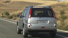 Nissan X-Trail 2004 - widok z tyłu