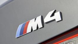 BMW M4 F83 Cabrio (2014) - emblemat