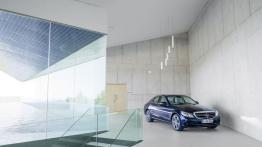 Mercedes klasy C 300 BlueTEC HYBRID (2014) - widok z przodu