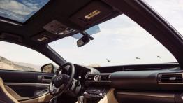 Lexus RC 350 F-Sport (2014) - widok ogólny wnętrza z przodu