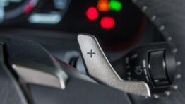 Lexus RC 350 F-Sport (2014) - manetka zmiany biegów pod kierownicą
