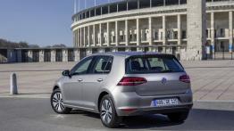 Volkswagen e-Golf (2014) - widok z tyłu