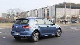 Volkswagen e-Golf (2014) - widok z tyłu