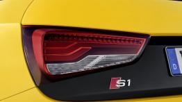 Audi S1 Sportback (2014) - lewy tylny reflektor - wyłączony