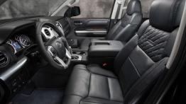 Toyota Tundra 2014 - widok ogólny wnętrza z przodu