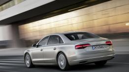 Audi A8 L W12 quattro Facelifting (2014) - widok z tyłu