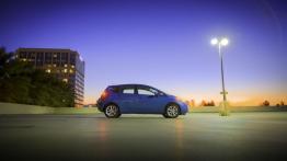 Nissan Versa Note 2014 - prawy bok