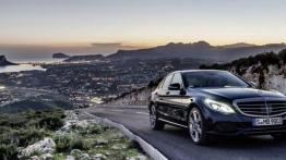 Mercedes klasy C 300 BlueTEC HYBRID (2014) - widok z przodu