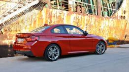 BMW serii 2 Coupe (2014) - prawy bok