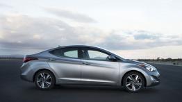 Hyundai Elantra Sedan Limited (2014) - prawy bok