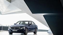 Mercedes klasy C 300 BlueTEC HYBRID (2014) - widok z przodu