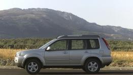 Nissan X-Trail 2004 - lewy bok