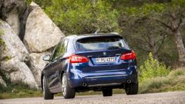 BMW 225i xDrive Active Tourer (2014) - widok z tyłu