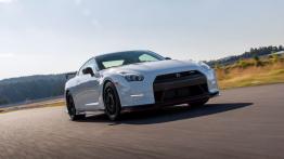 Nissan GT-R Nismo 2014 - widok z przodu