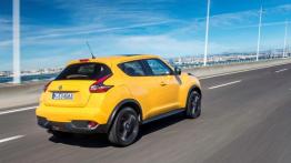 Nissan Juke Facelifting (2014) - widok z tyłu