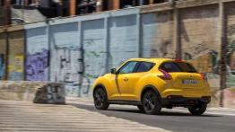 Nissan Juke Facelifting (2014) - widok z tyłu