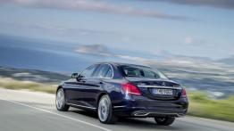 Mercedes klasy C 300 BlueTEC HYBRID (2014) - widok z tyłu