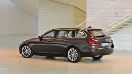 BMW serii 5 Touring F11 Facelifting (2014) - lewy bok