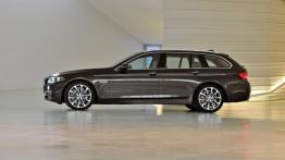 BMW serii 5 Touring F11 Facelifting (2014) - lewy bok