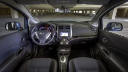 Nissan Versa Note 2014 - pełny panel przedni