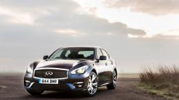 Infiniti Q70 Facelifting 2.2d (2015) - widok z przodu