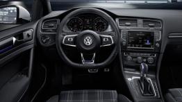 Volkswagen Golf VII GTE (2015) - kokpit