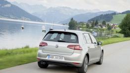 Volkswagen Golf VII GTE (2015) - widok z tyłu