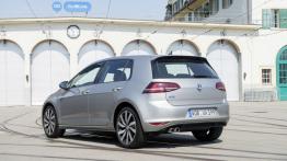 Volkswagen Golf VII GTE (2015) - widok z tyłu