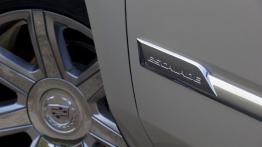Cadillac Escalade IV (2015) - emblemat boczny