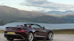 Aston Martin Vanquish Volante (2015) - widok z tyłu