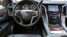 Cadillac Escalade IV (2015) - kokpit