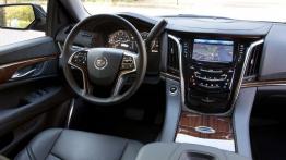 Cadillac Escalade IV (2015) - kokpit