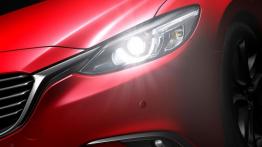Mazda 6 III Kombi Facelifting (2015) - lewy przedni reflektor - włączony