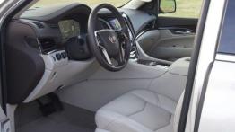 Cadillac Escalade IV (2015) - widok ogólny wnętrza z przodu