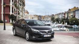 Toyota Avensis III Sedan Facelifting 2.0 Valvematic 152KM 112kW 2012-2015