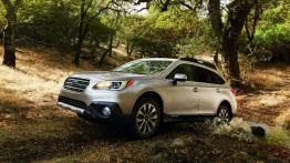 Subaru Outback 2015 - widok z przodu