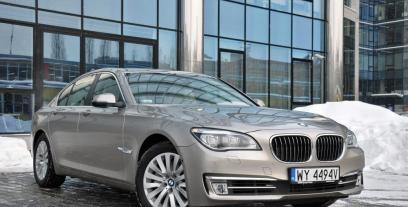 BMW Seria 7 F01 Sedan Facelifting 740i 320KM 235kW 2012-2015