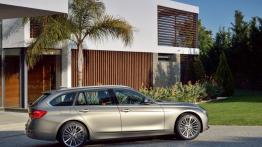 BMW 330d Luxury Line F31 Touring Facelifting (2015) - prawy bok