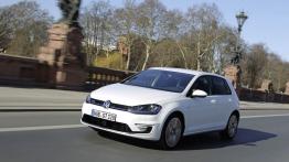 Volkswagen Golf VII GTE (2015) - widok z przodu