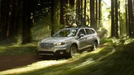 Subaru Outback 2015 - widok z przodu