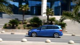 BMW 220i Gran Tourer (2015) - lewy bok