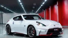 Nissan 370Z Nismo (2015) - prawy bok