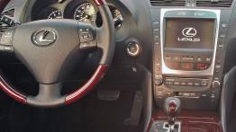 Lexus GS 2005 - pełny panel przedni