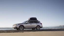 Subaru Outback 2015 - lewy bok