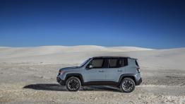 Jeep Renegade Trailhawk (2015) - lewy bok