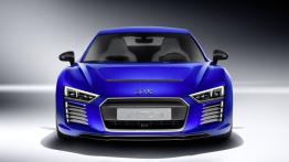 Audi R8 e-tron piloted driving Concept (2015) - przód - reflektory włączone