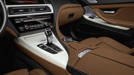 BMW serii 6 Gran Coupe F06 Facelifting (2015) - tunel środkowy między fotelami