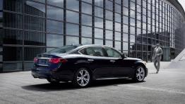 Infiniti Q70 L (2015) - prawy bok